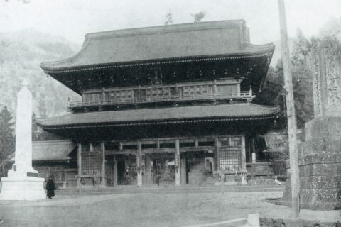 身延山 久遠寺 山門