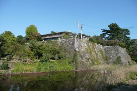 久留米城石垣。右から太鼓櫓、坤櫓、西下櫓跡