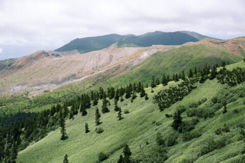 草津白根山, 渋峠（群馬県六合村）より望む