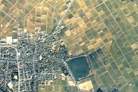 瓢湖（新潟県阿賀野市）付近の空中写真。Ccb-75-10_c14の42,43、合計2枚を合成作成。