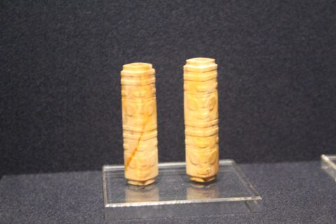 Shanghai Museum Jade Gallery. Complete indexed photo collection at WorldHistoryPics.com.