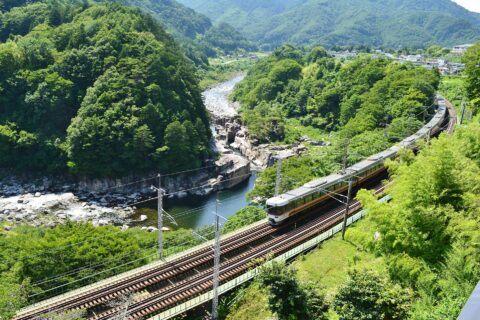 寝覚の床と特急しなの