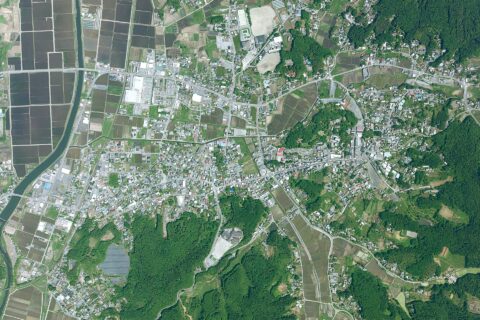 益子町（栃木県）中心部周辺の空中写真。CKT20221-C23-42とCKT20221-C23-43の2枚を合成作成。