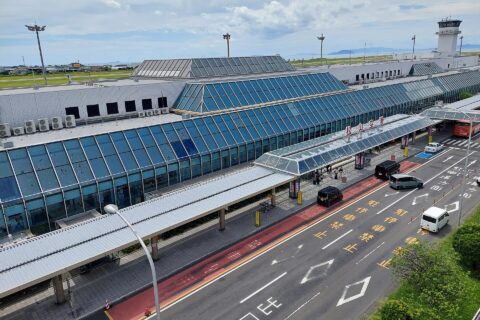 松山空港（松山市南吉田町）