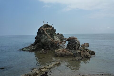 Meoto Iwa