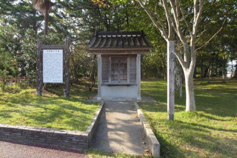 見附の社。
