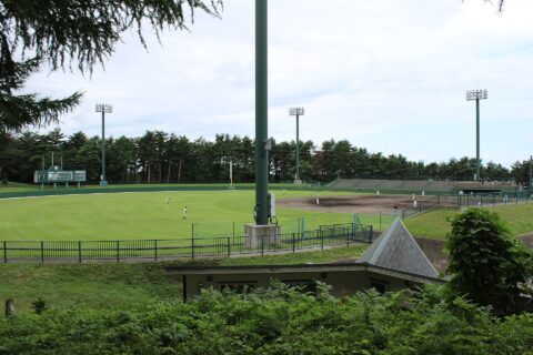 美山球場。糸魚川市営。新潟県糸魚川市大野65-1。