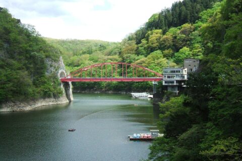 広島県の帝釈峡にかかる紅葉橋