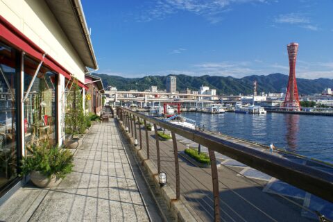 Harborland "Takahama-ganpeki" of the Kobe harbor ( Kobe, Hyogo, Japan)
