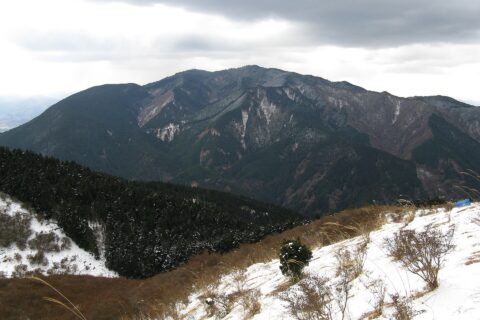 金剛山を北北東から望む。大和葛城山の山頂部より撮影。