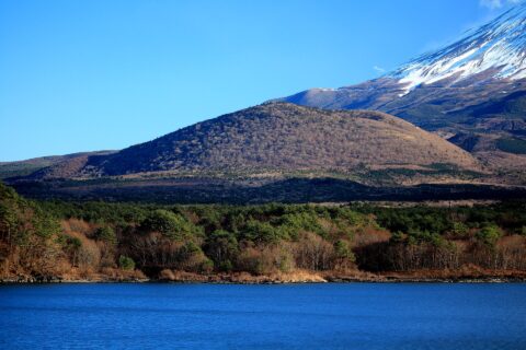 Mount Omuro seen from Lake Motosu in Fujikawaguchiko, Yamanashi prefecture, Japan.