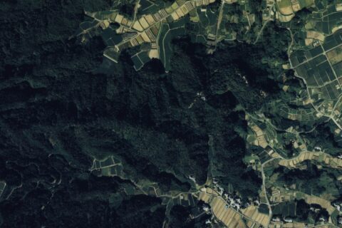 Aerial photograph of Mount Takatenjin at Daito town, Ogasa District, Shizuoka Prefecture in 1988.