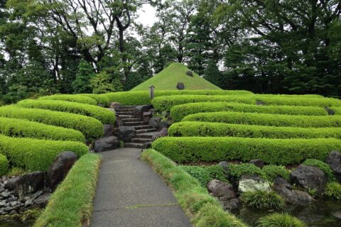​駿府城公園・紅葉山庭園の築山