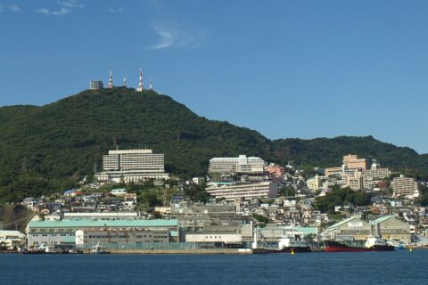 ​長崎県長崎市にある稲佐山。長崎港より