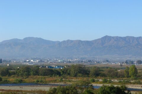 ​博士山と明神ヶ岳 会津若松市から