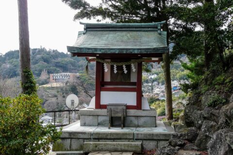 静岡県熱海市伊豆山にある伊豆山神社の境内社 結明神社