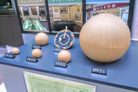 ​長岡花火の模型、長岡駅新幹線コンコース内
