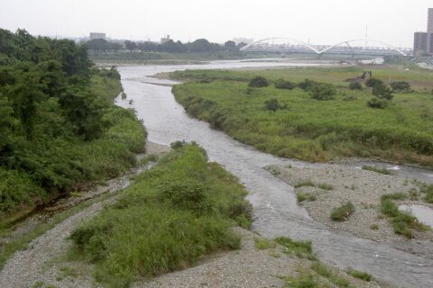Nakatsu river flowing into Sagami river, Atsugi-city, Kanagawa, Japan. ja: 中津川と相模川の合流地点