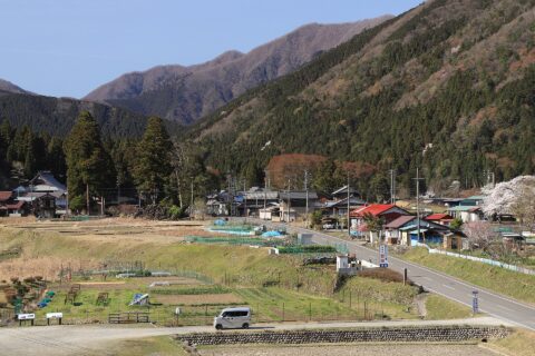 Neodani Fault and Gifu Prefectural Road Route 255 in Neomidori, Motosu, Gifu Prefecture, Japan.