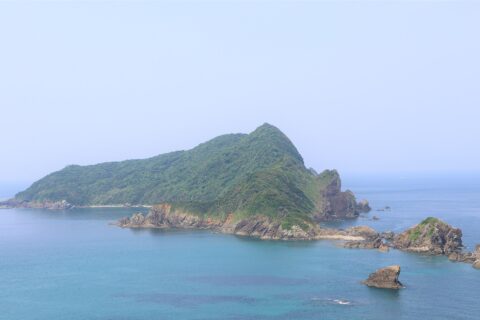 ​沖秋目島の俯瞰写真。