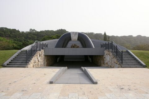 ​沖縄平和祈念公園, 沖縄県糸満市と八重瀬町