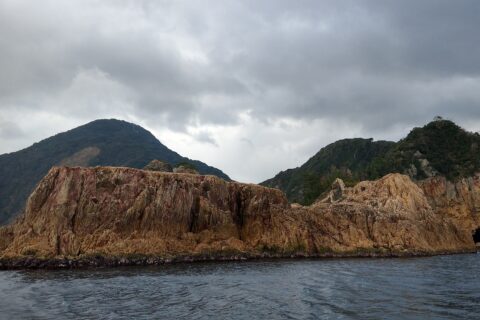 ​搭乘青海島觀光汽船從海上看到的青海島沿岸景色