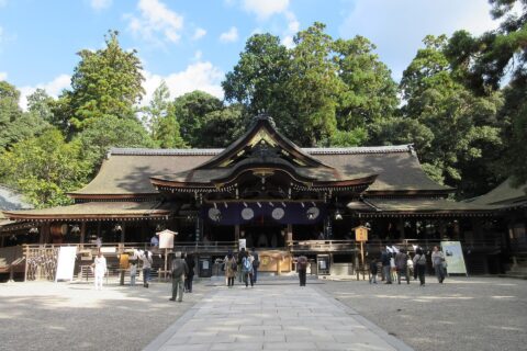 ​大神神社拝殿