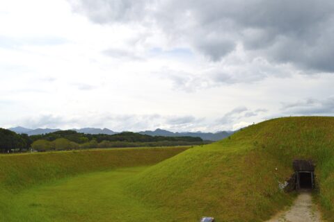 西都原古墳群 (鬼の窟古墳と男狭穂塚・女狭穂塚)