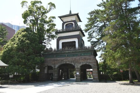 ​尾山神社 神門