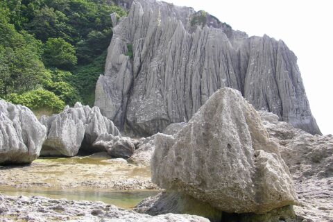 仏ヶ浦蓮華岩（青森県佐井村）。2005年8月撮影。撮影者・金沢