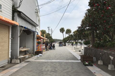 青島神社の参道