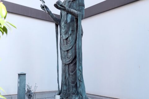 image présentant une photographie prise au temple Rokkaku-dō Choho-ji (頂法寺) situé dans l'arrondissement de Nakagyo à Kyoto : Statue