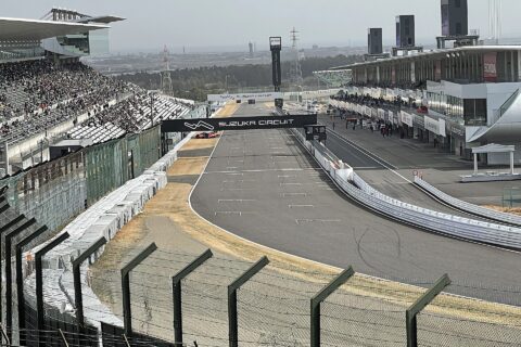 2022年3月5日時点の鈴鹿サーキットメインストレートを撮影。