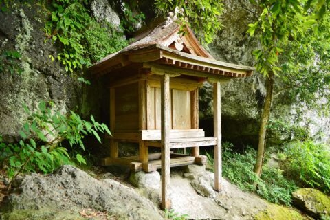 三仏寺 納経堂