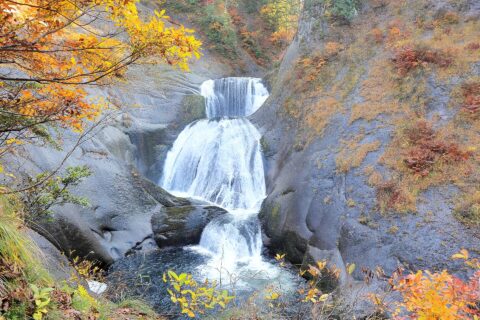 三階の滝：秋田県北秋田市森吉
