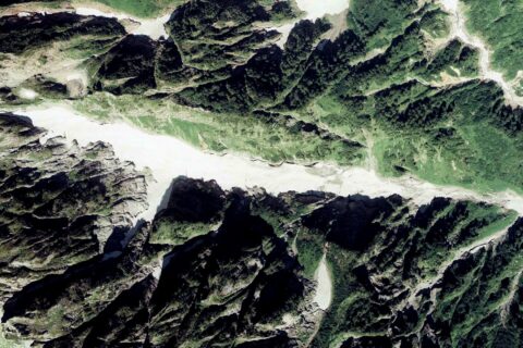 三ノ窓氷河（富山県中新川郡立山町）の空中写真。CCB772-C7-6を使用作成。