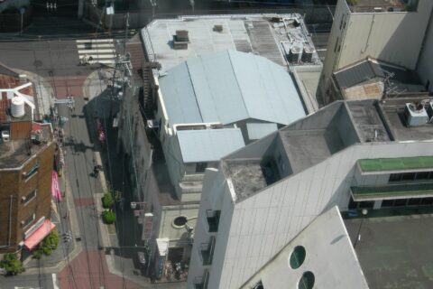Shinsekai Kokusai Gekijo (Deep cinemas in Osaka) , View from a Tsūtenkaku. Taken in 2009.