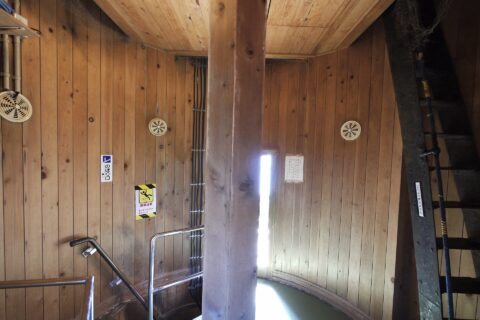潮岬灯台 内部の様子