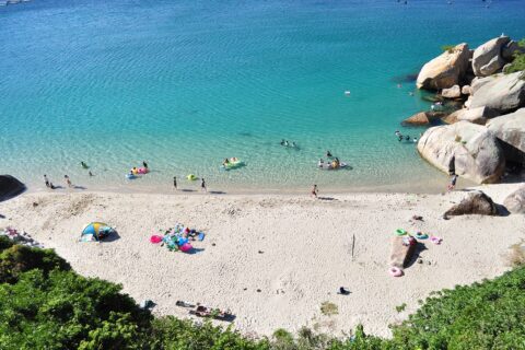 Shirahama (白浜), a popular swimming and BBQ spot, just before Kashiwajima Island, Otsuki Town, Kochi Prefecture.
