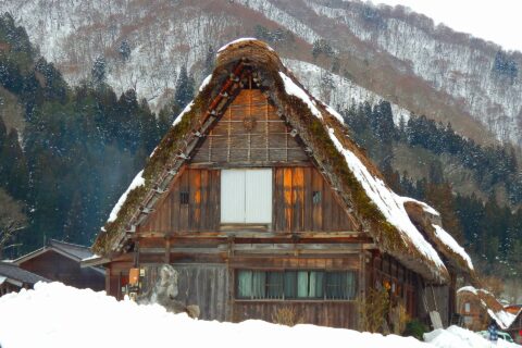 白川郷・五箇山の合掌造り集落 日本にある世界遺産のひとつ 令和6年
