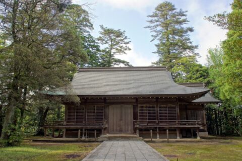Shitori-jinja Haiden (Yurihama, Tottori Prefecture, Japan)