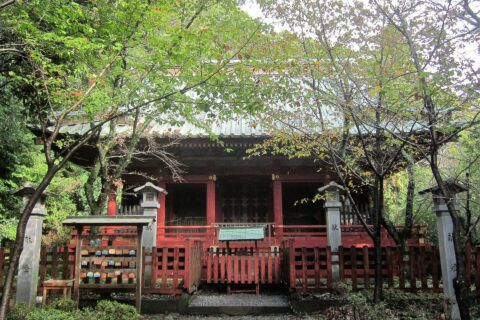 静岡浅間神社境内の麓山神社