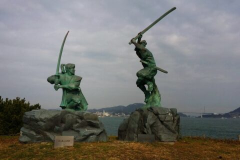 Island of Ganryūjima,Statue of Musashi & Kojiro Battle.