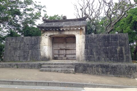 園比屋武御嶽石門