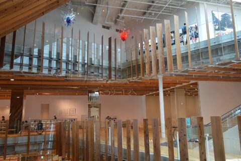 TOYAMAキラリの富山市ガラス美術館。