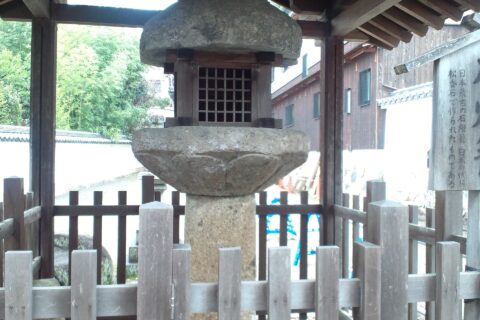 當麻寺 石燈籠