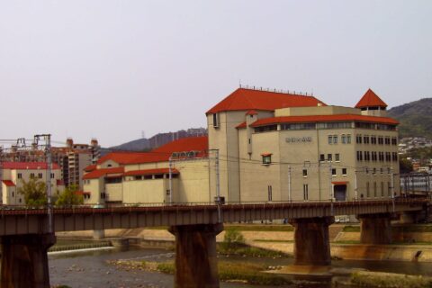 Takarazuka_Musical_Theater at Mukogawa Rivier
