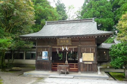 越中国一宮 高瀬神社（富山県南砺市高瀬） 功霊殿 砺波地区の護国の英霊を祀る。社殿は当神社の旧本殿