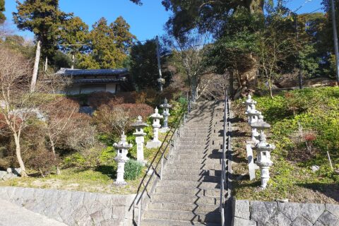 瑠璃光寺（福岡県糸島市）の参道