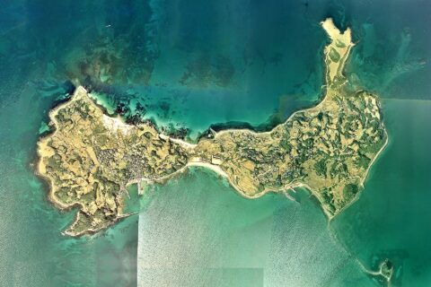 角島（山口県下関市）の空中写真。ccg-76-12_c30の1,2,3,4,5,6、ccg-76-12_c31の1,2,3,4,5,6、合計12枚を合成作成。